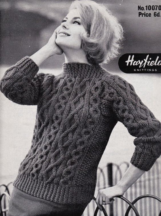 Women Hand Knit Turtleneck Sweater 92K - KnitWearMasters
